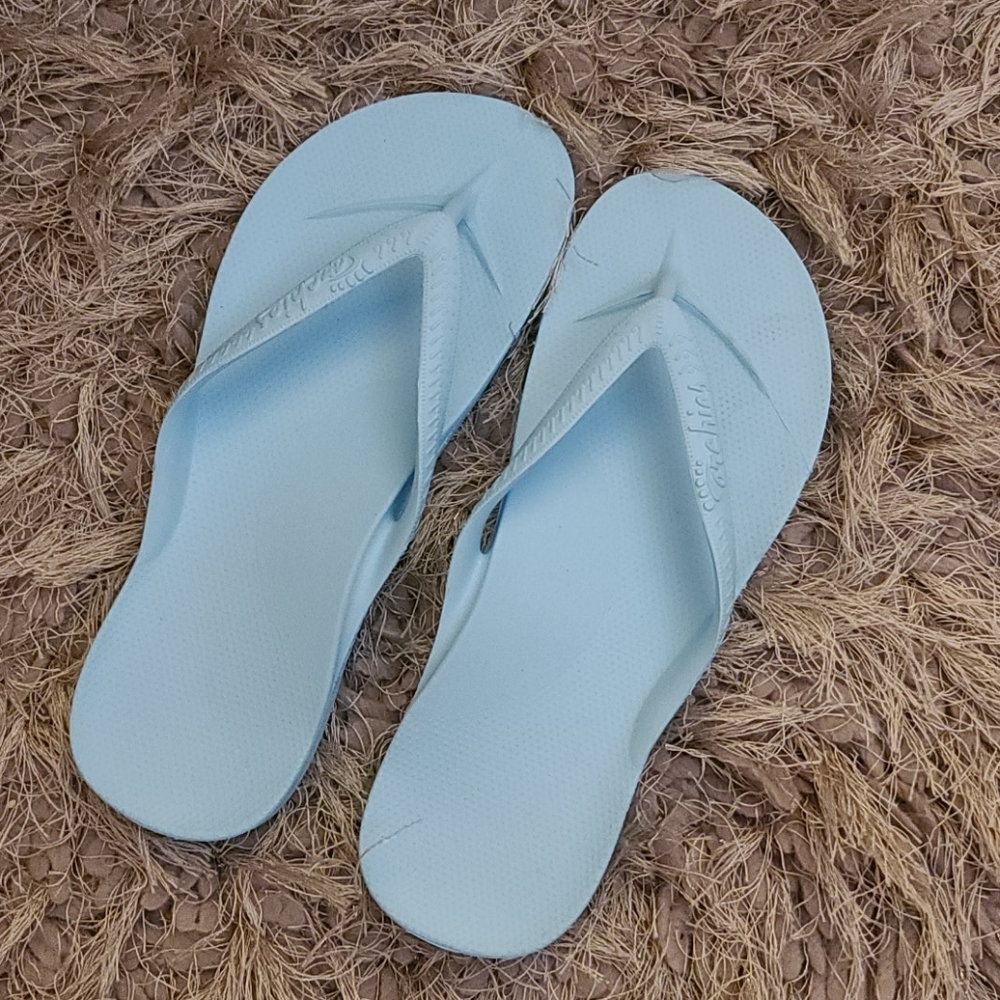 Archies Sky Blue Flip Flops Sandals sz 9